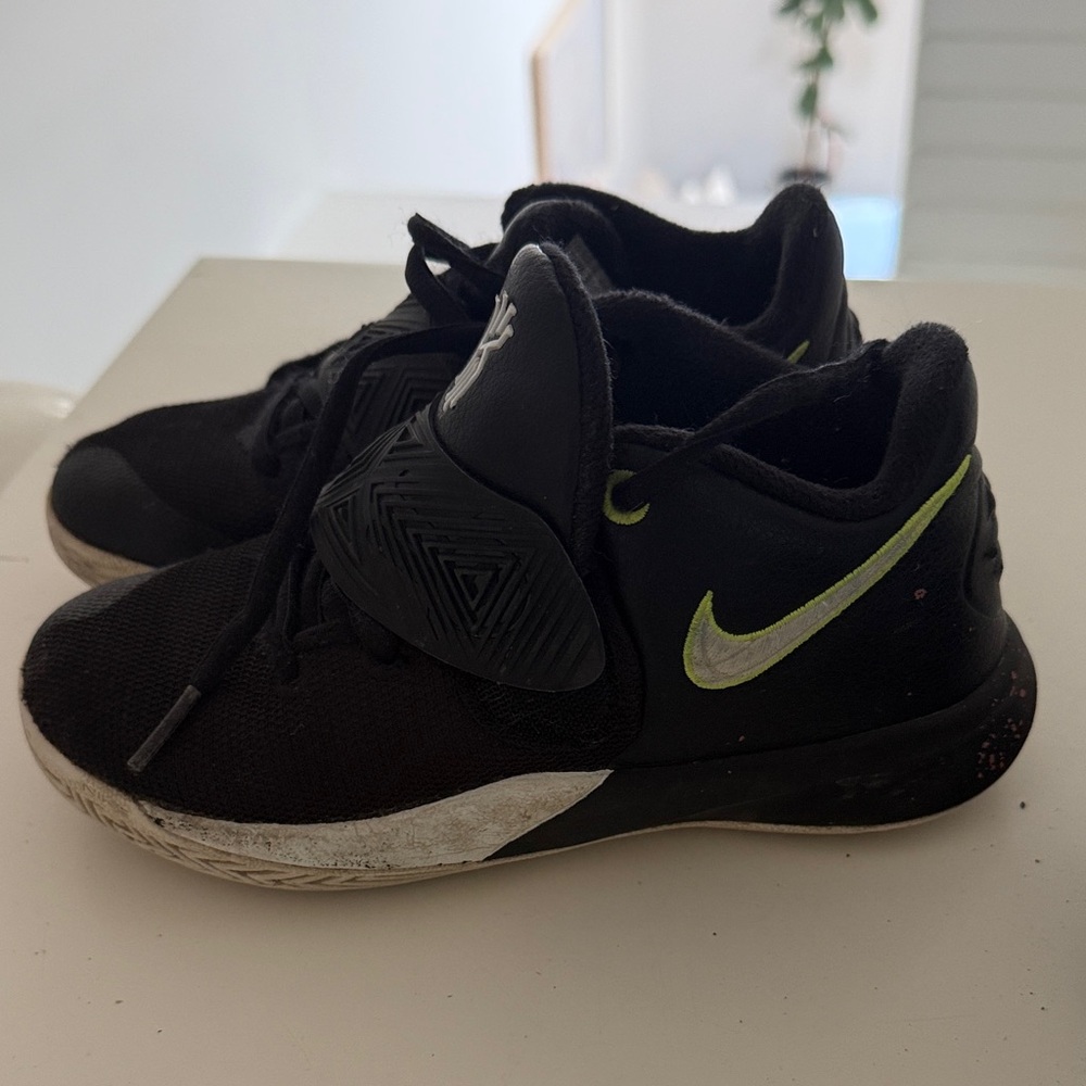 Boys black kyrie sneakers size 13